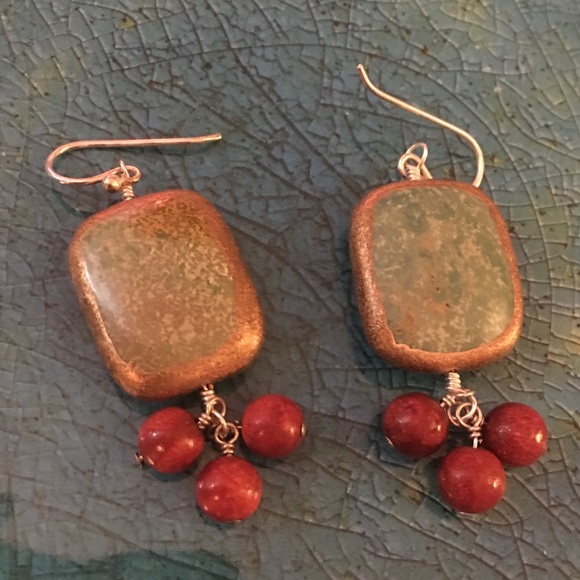 Earrings - Picture 1 of 1